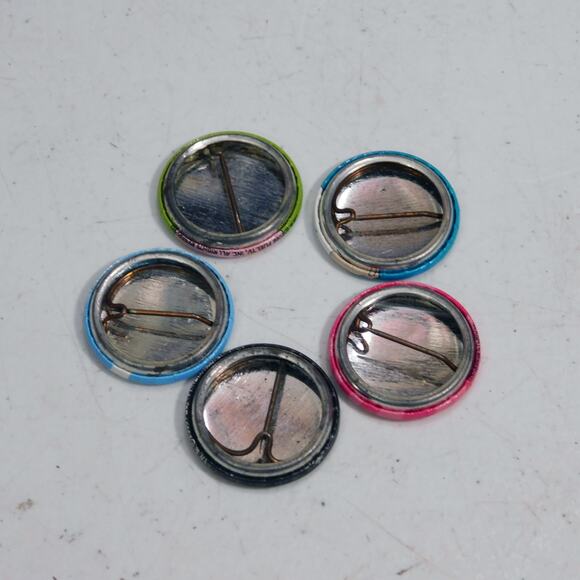 Set of 5 Fuel TV Pinback Buttons 3/4 Inch Logo MySpace Tom Diving Board Y2K - Picture 3 of 3